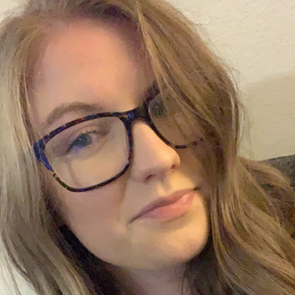 Meet your Posher, Kasey